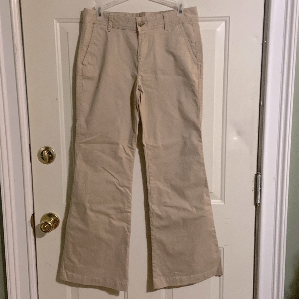 Old Navy Tan women’s cotton khaki trouser. Size 4P Wide leg
